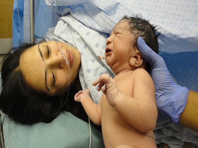 Sezaryenin Ardından Normal Doğum Anne ve Bebek İçin Riskleri Yükseltiyor