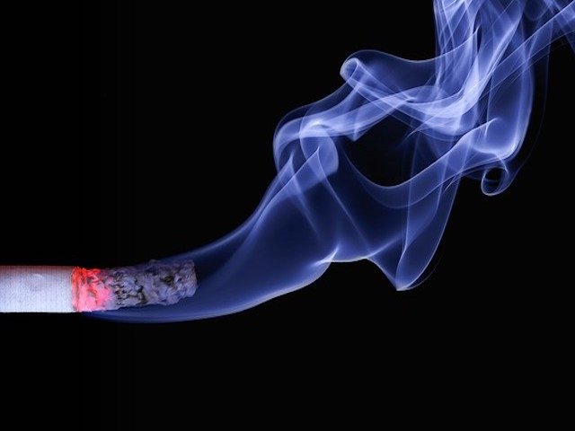 Sigara İçenler, İçmeyenlere Kıyasla Daha Fazla Ağrı Hissediyor