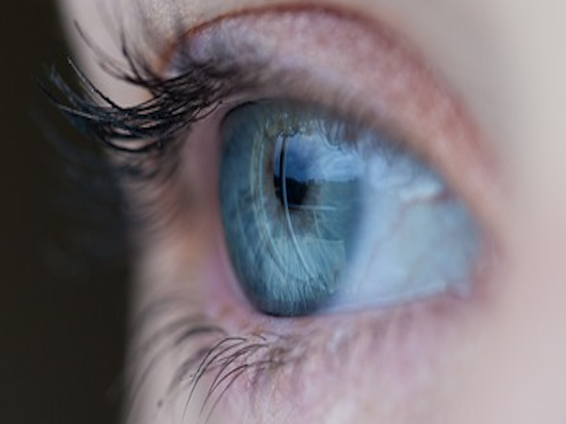 Kendini Nemlendirebilen Akıllı Kontakt Lensler
