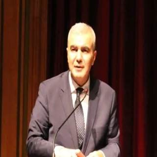 Prof. Dr. Bülent Bayraktarの写真